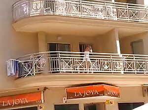 الفتاة تحصل على سكسي افلام فيديو هدايا والدها