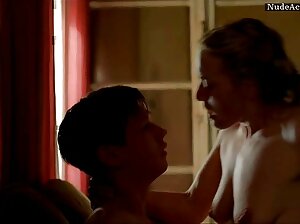 تم القبض على هذه سمراء من قبل الكاميرا الخفية فيديوهات سكس حيوانات في المرحاض العام